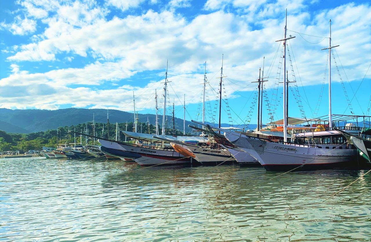 passeio de escuna em paraty rj