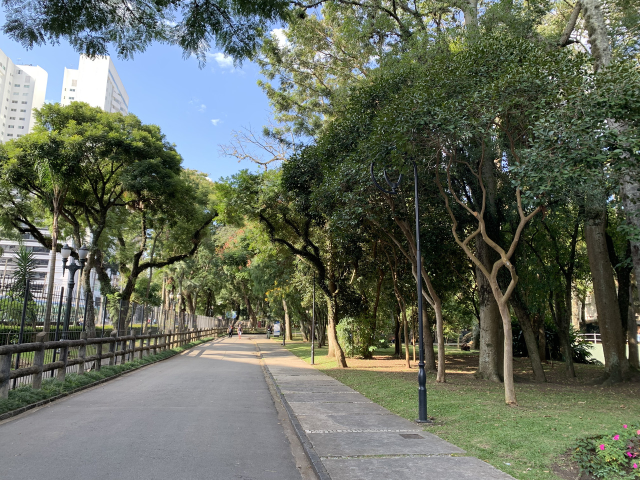 primeiro parque de curitiba